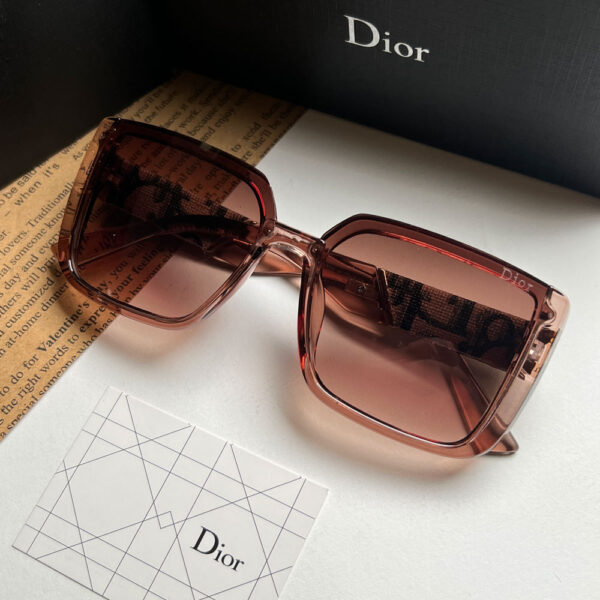 عینک آفتابی زنانه Dior