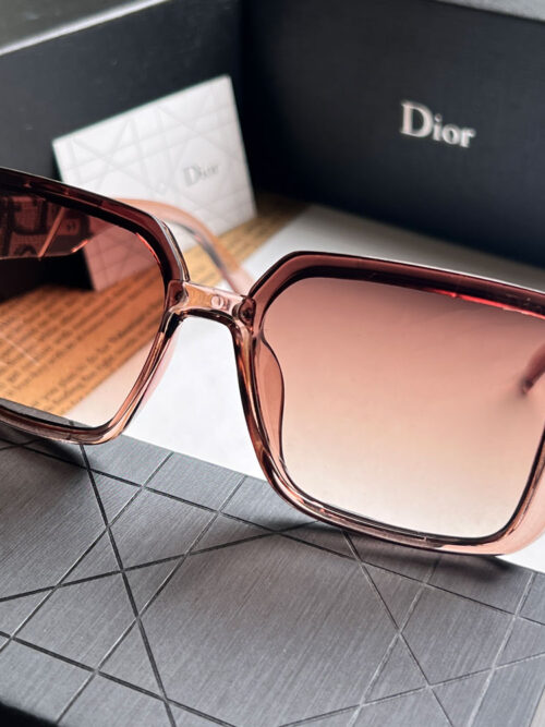 عینک آفتابی زنانه Dior کد 00186