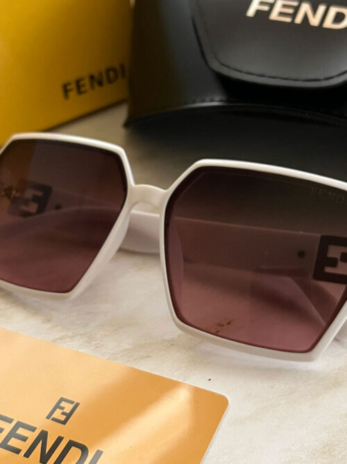 عینک آفتابی زنانه Fendi