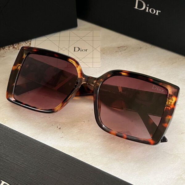 عینک آفتابی زنانه Dior