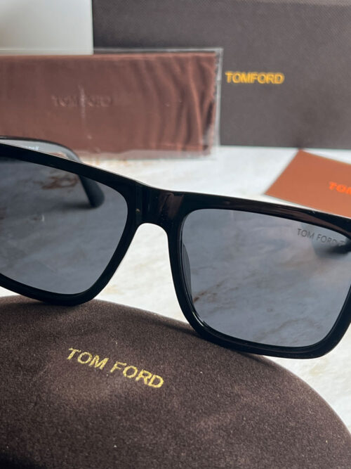 عینک آفتابی Tom Ford اسپرت کد 00235