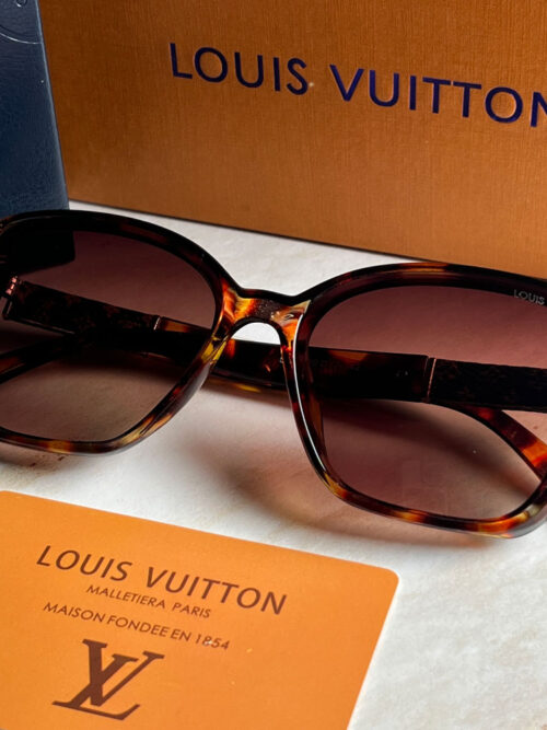 عینک آفتابی زنانه Louis Vuitton