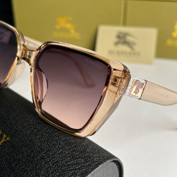 عینک دودی زنانه Burberry کد 00397 - Image 3
