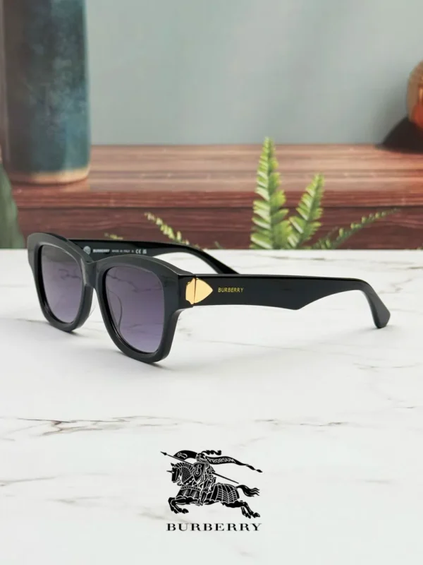 عینک آفتابی زنانه بربری Burberry Sunglasses 4445