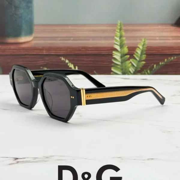عینک دودی دی اند جی یونیسکس D&G Sunglasses DG4391